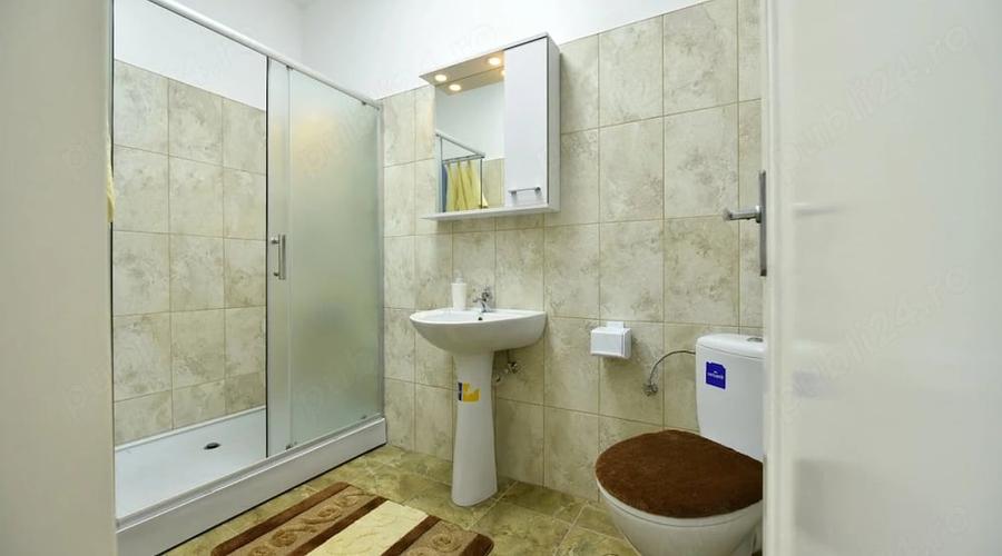 Apartament cu 3 camere semidecomandat în Doamna Ghica
