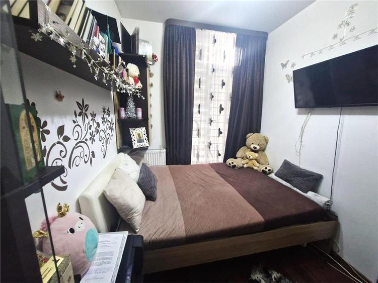Apartament cu 3 camere decomandat în Soarelui