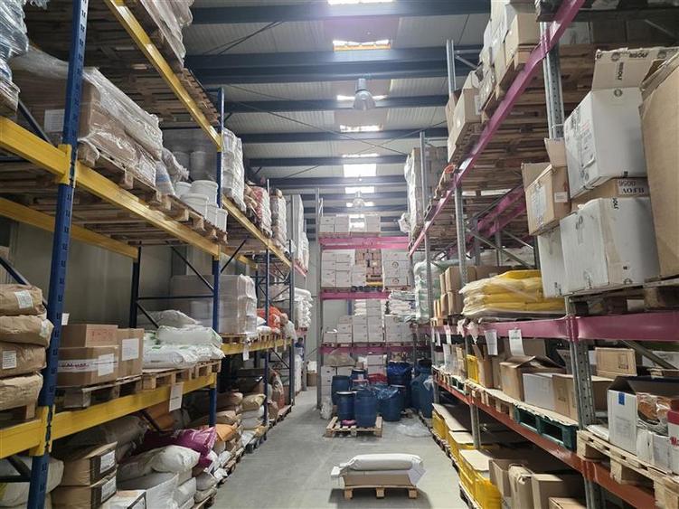 Spațiu industrial, de 1,100 mp, în Central