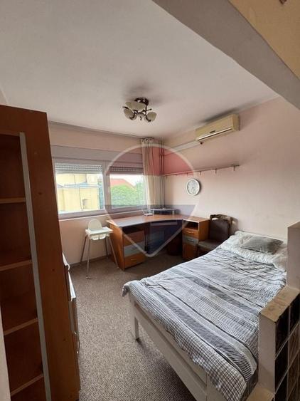 Apartament cu 3 camere decomandat în Central