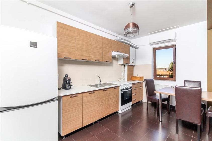 Apartament cu 2 camere semidecomandat, mobilat în Gheorgheni