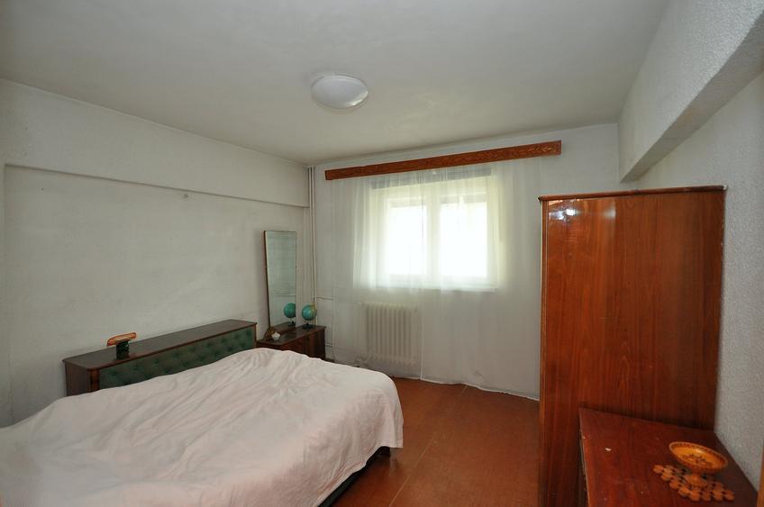 Apartament cu 3 camere decomandat în Militari