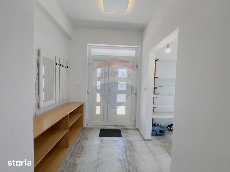 Casă cu 5 camere cu Teren 500 Mp în Paleu
