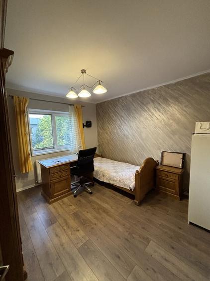 Apartament cu 3 camere decomandat în Drumul Sării