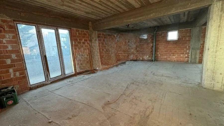 Casă cu 26 camere cu Teren 1408 Mp în Lacul Morii