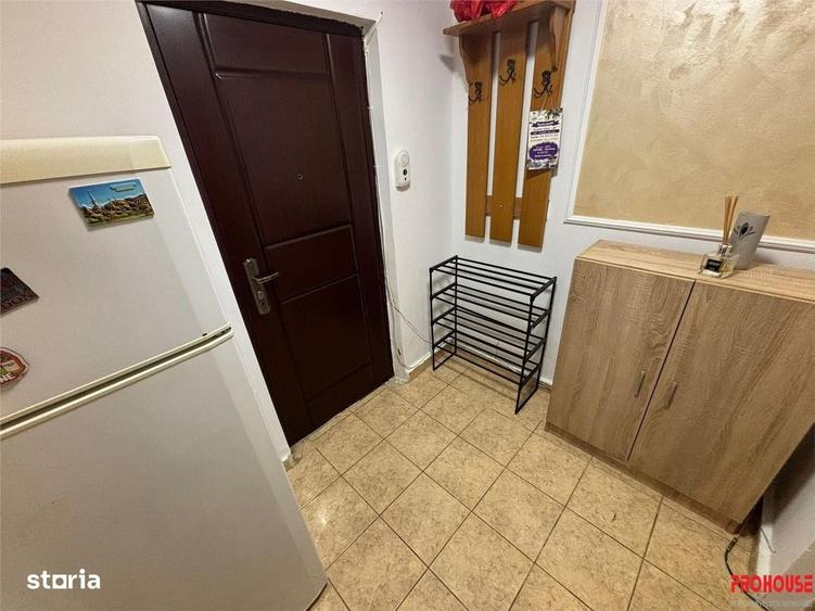 Apartament cu 3 camere semidecomandat în Central
