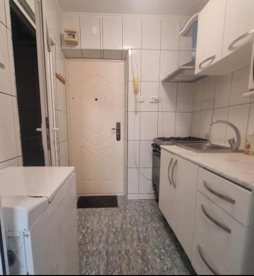 Garsonieră semidecomandată în CET