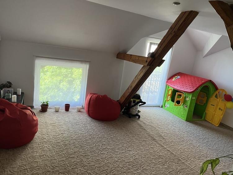 Casă cu 4 camere în Ultracentral