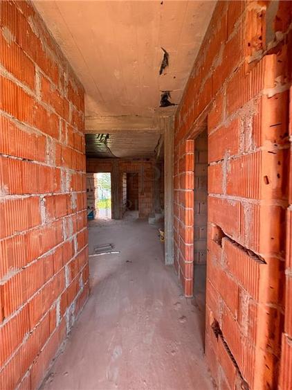 Duplex cu 4 camere cu Canalizare în Moșnița Nouă