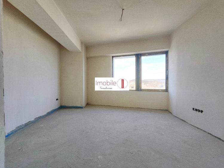Penthouse cu 4 camere decomandat în Mănăștur