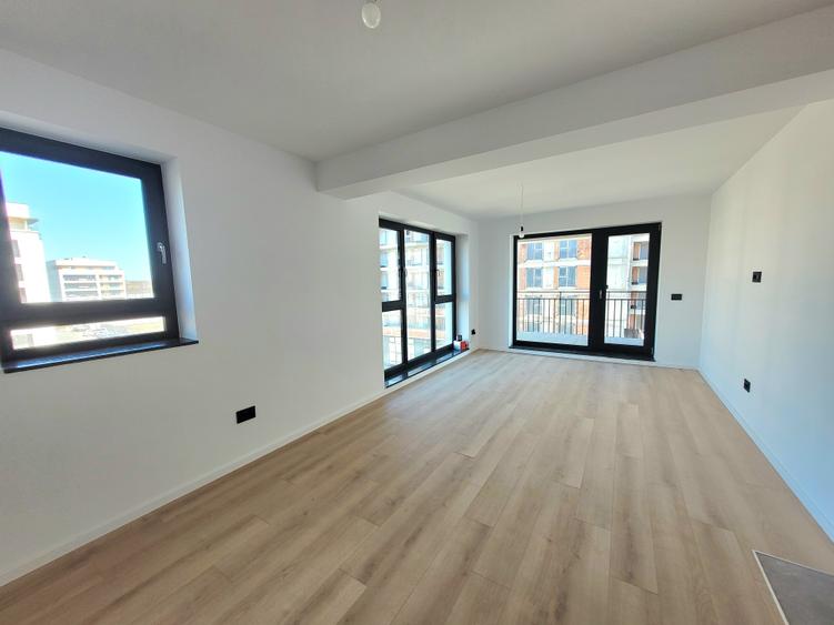 Apartament cu 2 camere decomandat în Tractorul — fotografia 3
