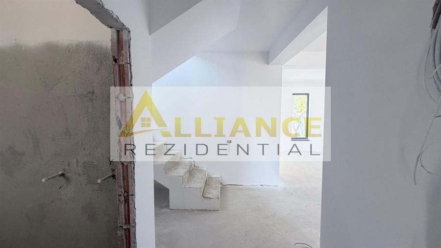 Casă individuală cu 4 camere cu Canalizare în Berceni