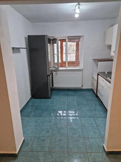 Apartament cu 2 camere decomandat în Soarelui