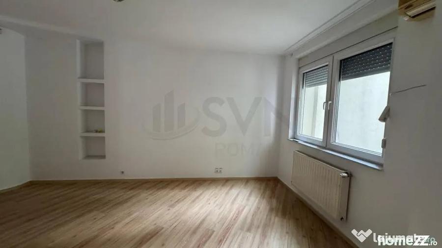 Casă cu 10 camere cu Teren 402 Mp în Lacul Tei