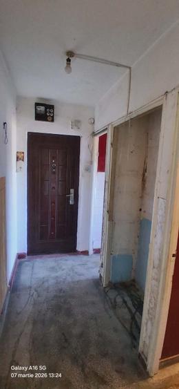Apartament cu 2 camere semidecomandat în Valenta