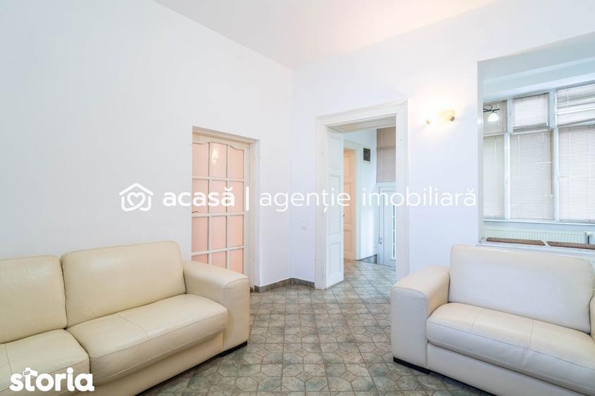 Apartament cu 4 camere, mobilat în Central
