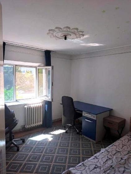 Apartament cu 2 camere decomandat, mobilat în Nicolina