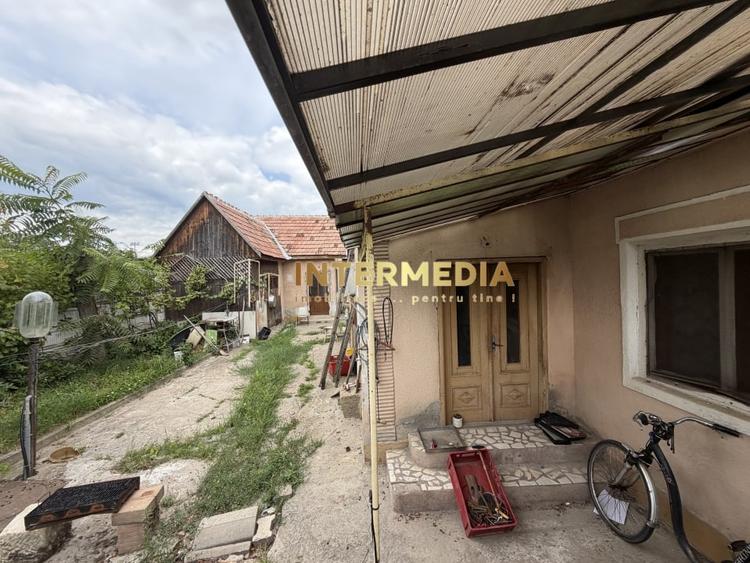 Casă individuală cu 4 camere cu Canalizare în Central