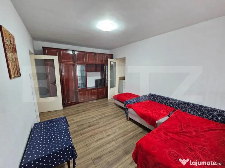 Apartament cu 3 camere decomandat în Cetate