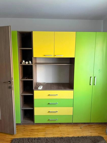 Apartament cu 3 camere semidecomandat în Micro 16