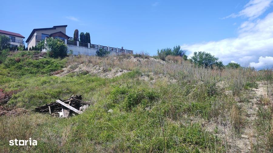 Teren de 4170 mp, în Central