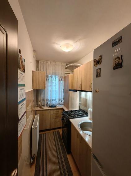 Apartament cu 2 camere semidecomandat în Letea