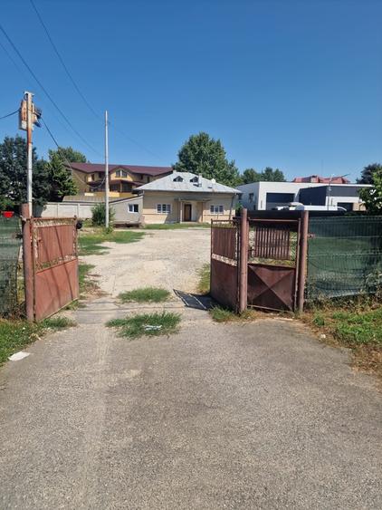 Casă individuală cu 9 camere cu Garaj în Otopeni