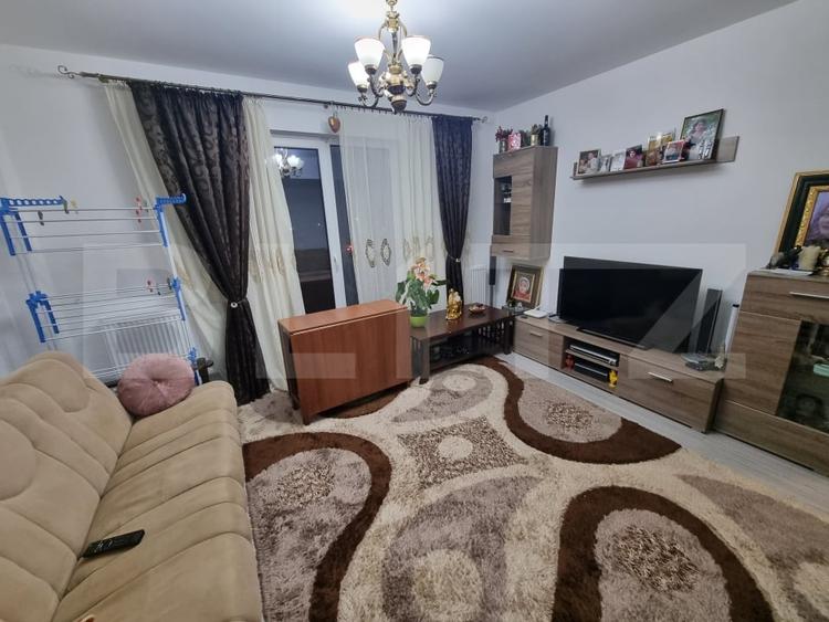 Apartament cu 3 camere decomandat, mobilat în Horpaz