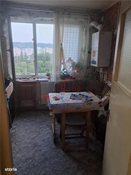 Apartament cu 3 camere decomandat în Gară
