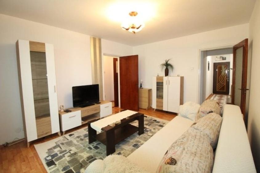 Apartament cu 2 camere decomandat, mobilat în Drumul Taberei