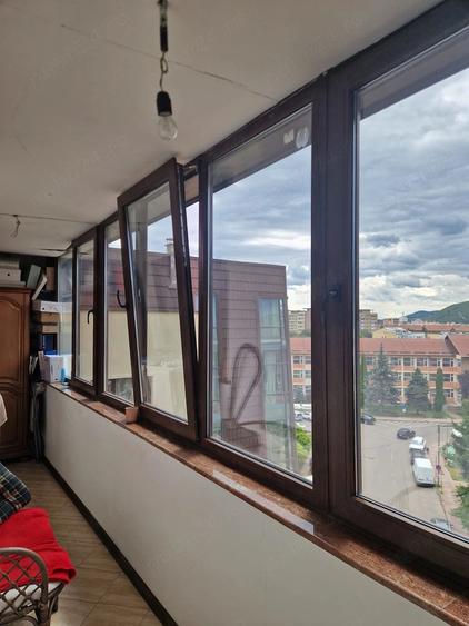 Apartament cu 3 camere semidecomandat în Ultracentral