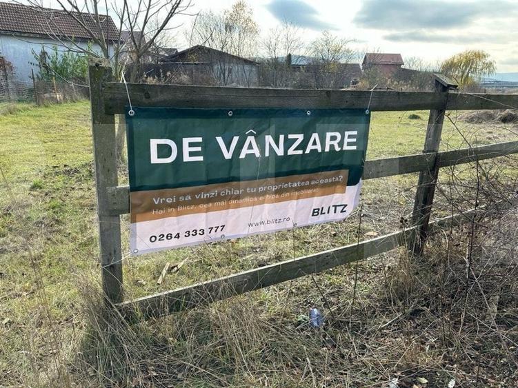 Teren Construcții intravilan de 1100 mp, în Sânnicoară