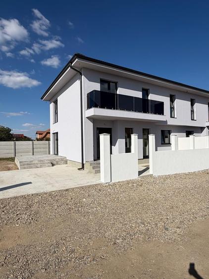 Casă cu 3 camere în Central
