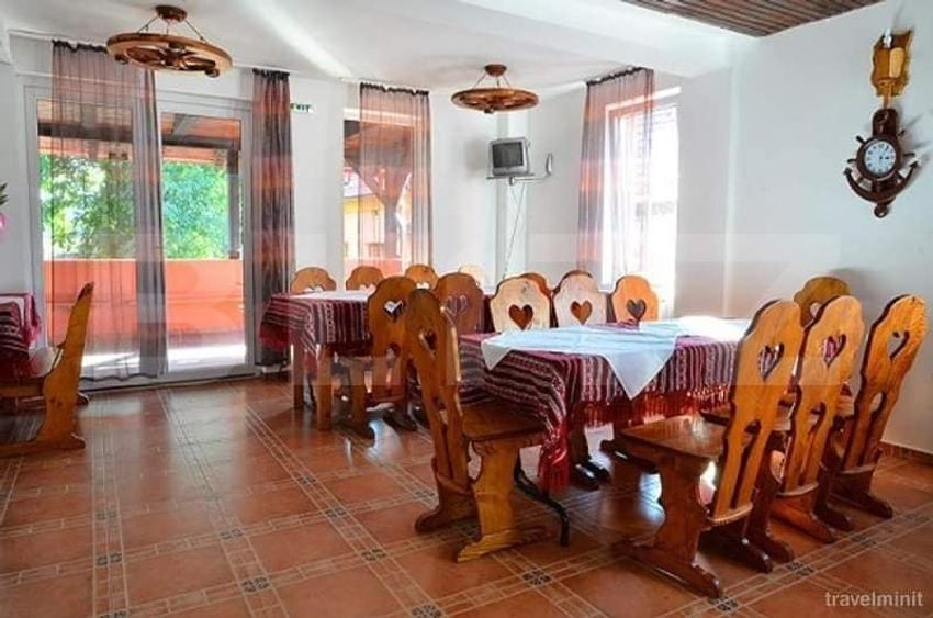 Casă individuală cu 12 camere cu Teren 1500 Mp în Bran