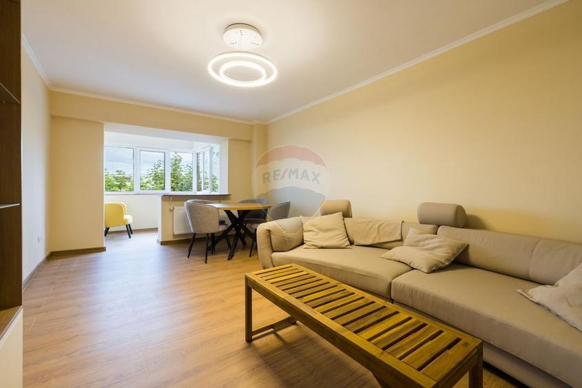 Apartament cu 2 camere decomandat în Calea București