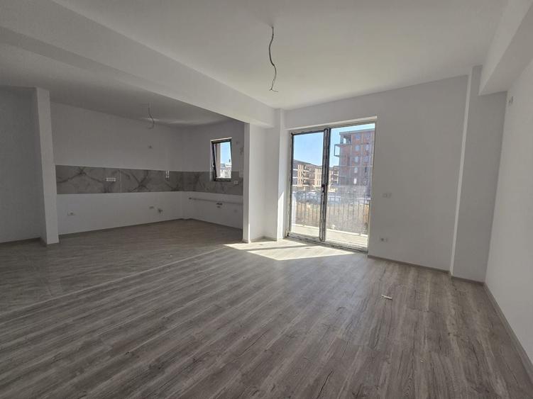 Apartament cu 2 camere decomandat în Girocului