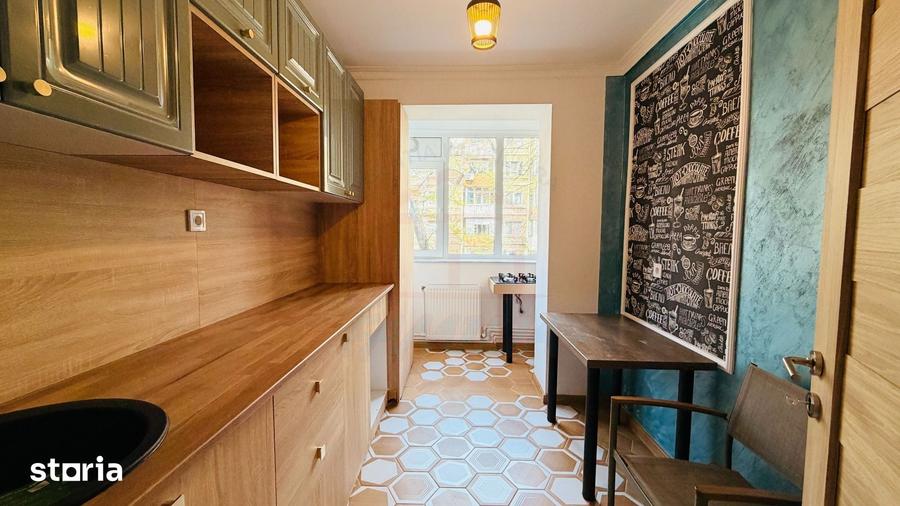 Apartament cu 3 camere semidecomandat în Mazepa 1