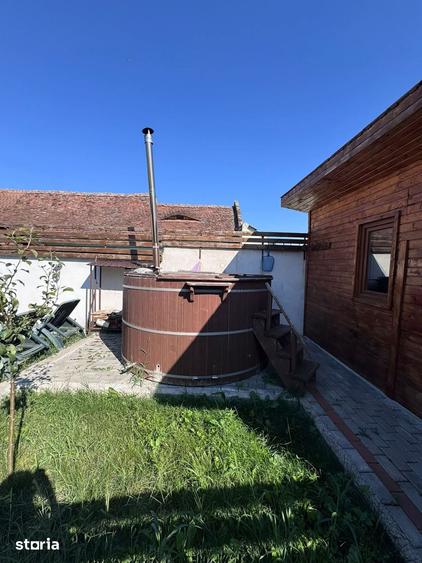 Casă cu 4 camere cu Teren 1400 Mp în Brateiu