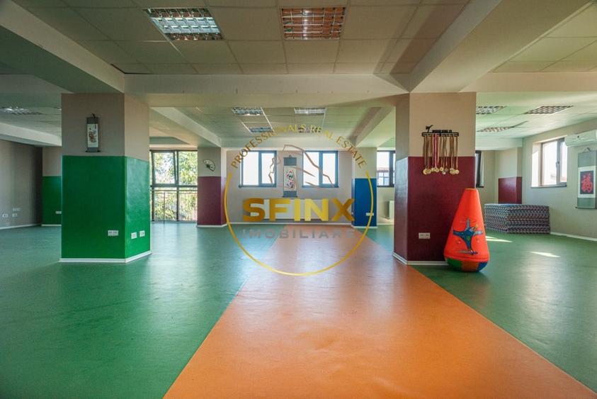 Casă individuală cu 6 camere cu Canalizare în Pipera