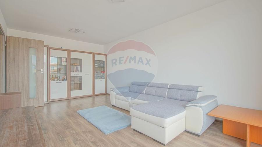 Apartament cu 2 camere decomandat, mobilat în Tractorul