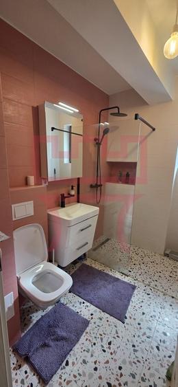 Apartament cu 2 camere semidecomandat, mobilat în Gruia
