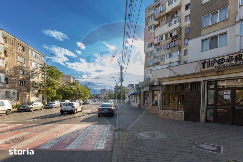 Apartament cu 3 camere decomandat în Mioriței