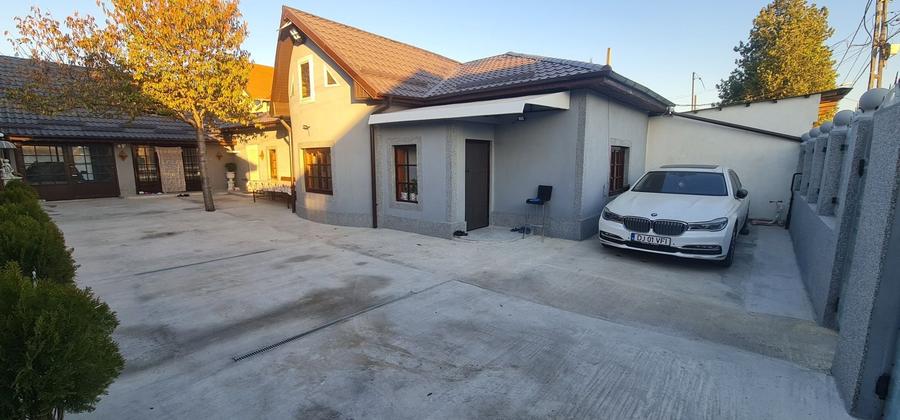 Casă cu 4 camere în Romanești