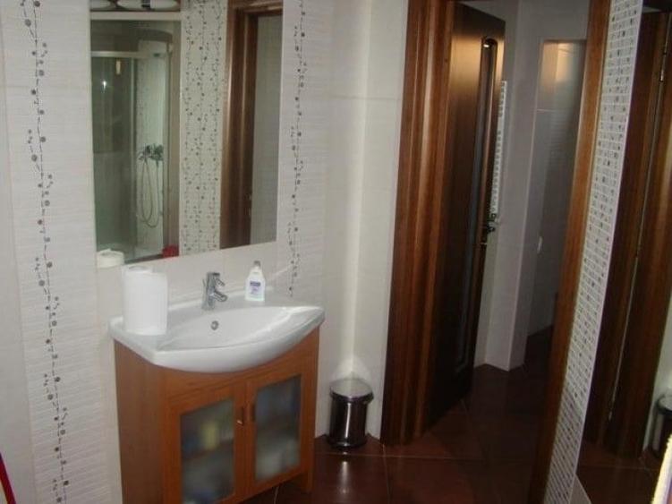 Casă cu 14 camere cu Teren 260 Mp în Dorobanți