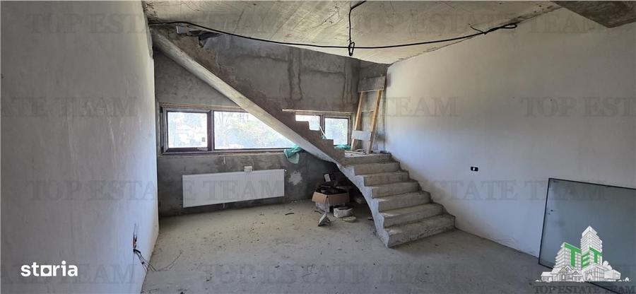 Casă cu 4 camere cu Teren 1643 Mp în Domnești