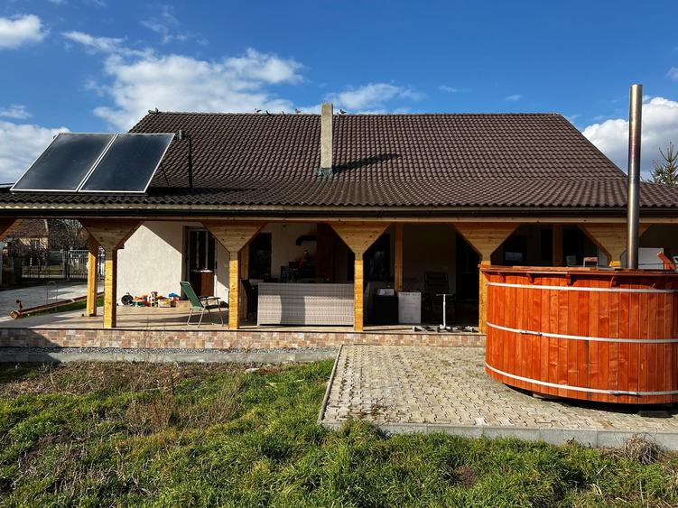 Casă individuală cu 5 camere cu Canalizare în Dudeștii Noi