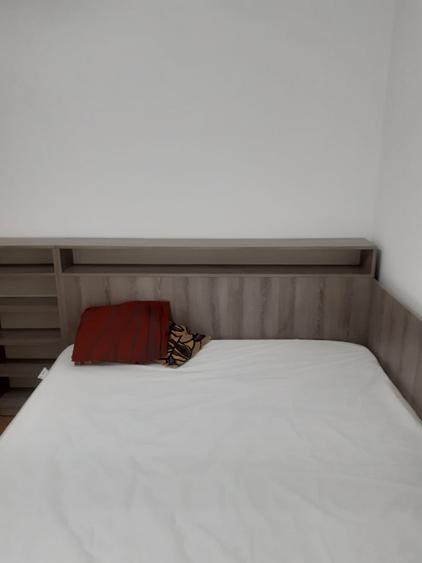 Apartament cu 3 camere semidecomandat, mobilat în Obor