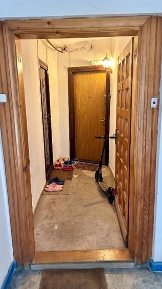 Apartament cu 3 camere semidecomandat, mobilat în Pantelimon