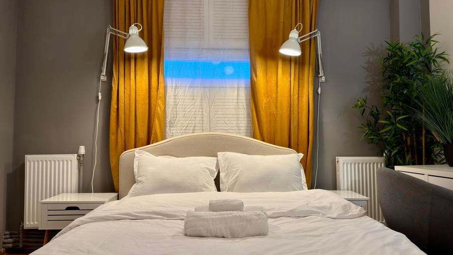 Apartament cu 4 camere decomandat, mobilat în Universitate