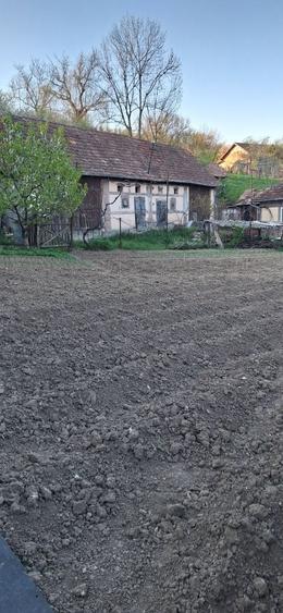 Casă cu 4 camere în Turbuța